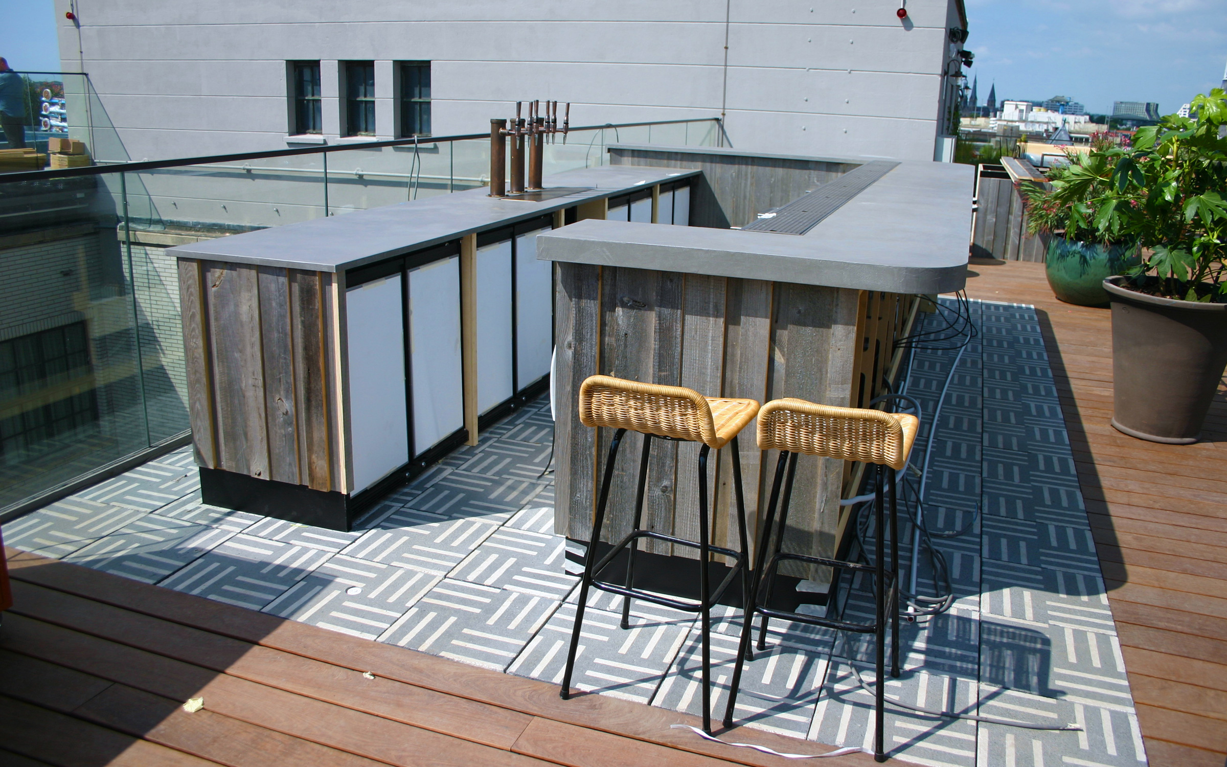 Roof garden with a bar